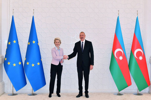 Lyayen İlham Əliyevi TƏBRİK ETDİ 