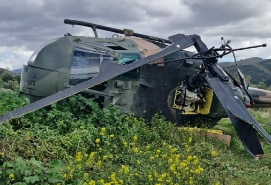 Türkiyədə hərbi helikopter məcburi eniş etdi - Yaralı var