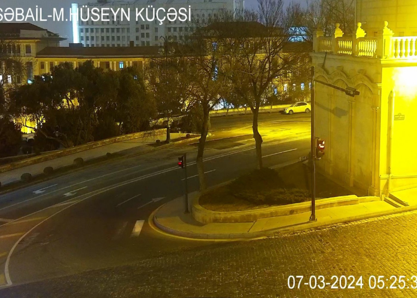 Bakının mərkəzində bağlı olan yol açıldı - FOTO