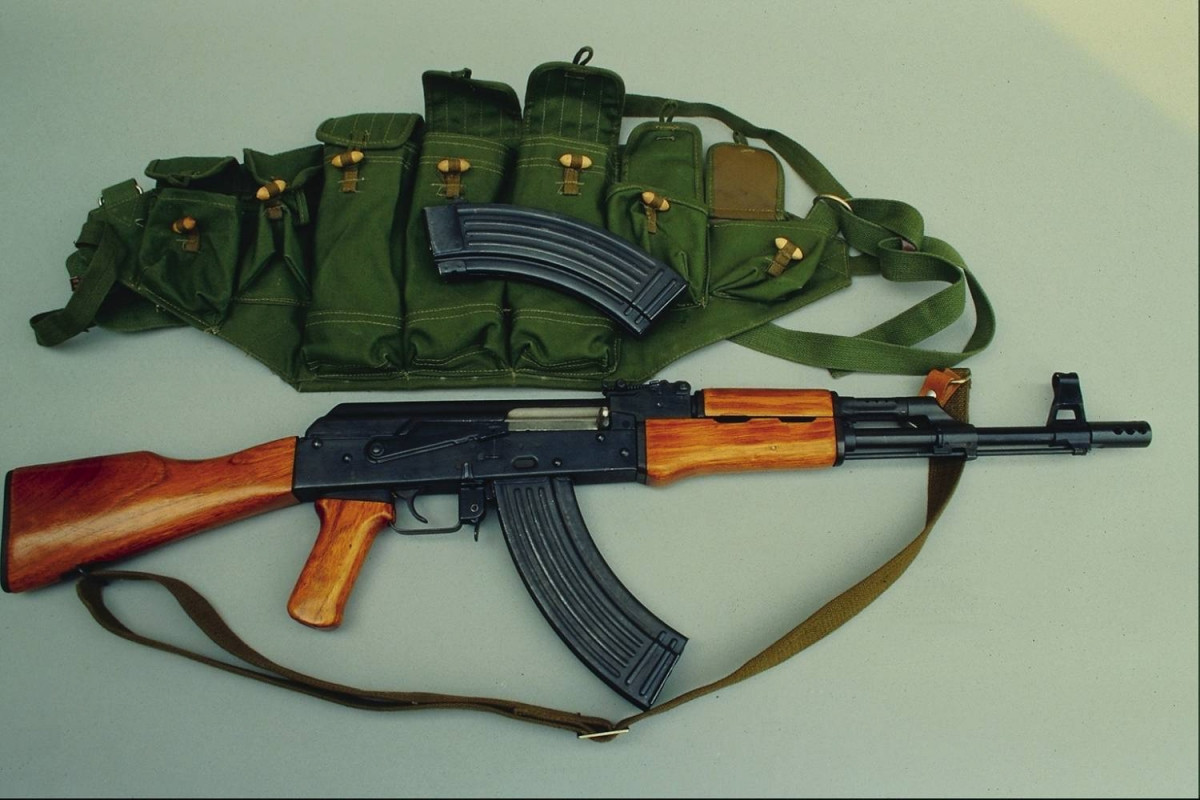 Qanunsuz saxlanılan silahlar götürüldü