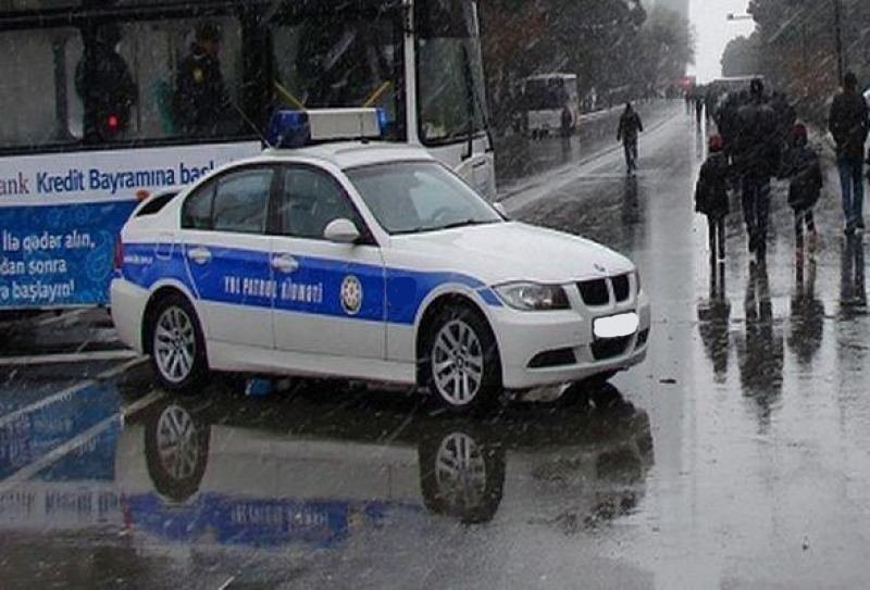 Yol polisi yağıntılı hava ilə bağlı sürücülərə müraciət etdi