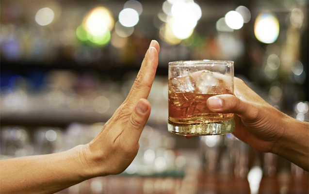 16 yaşlı qız toyda alkoqoldan ZƏHƏRLƏNDİ