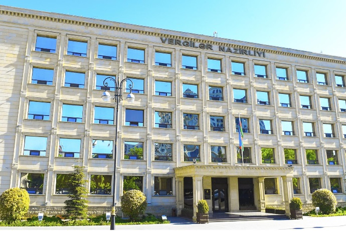 Vergi orqanlarının vəzifəli şəxslərinə xüsusi rütbə ömürlük veriləcək