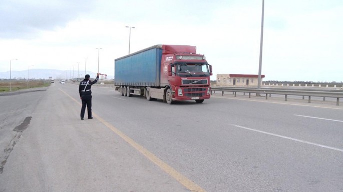 Yol polisindən yük maşınlarının sürücülərinə XƏBƏRDARLIQ