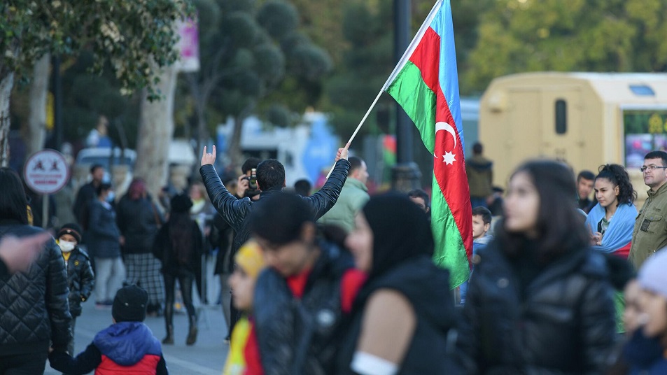 Əhalinin sayı artıb, ölənlər azalıb - Qadınlar kişilərdən çoxdur...