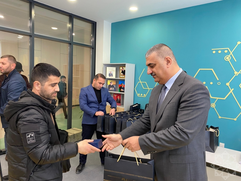 Füzuliyə köçən ailələrə mənzillərin açarları verildi - FOTO