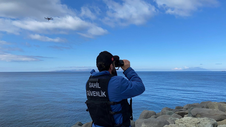 Türkiyə sahillərində miqrantları daşıyan qayıq batdı - 20 nəfər həyatını itirdi