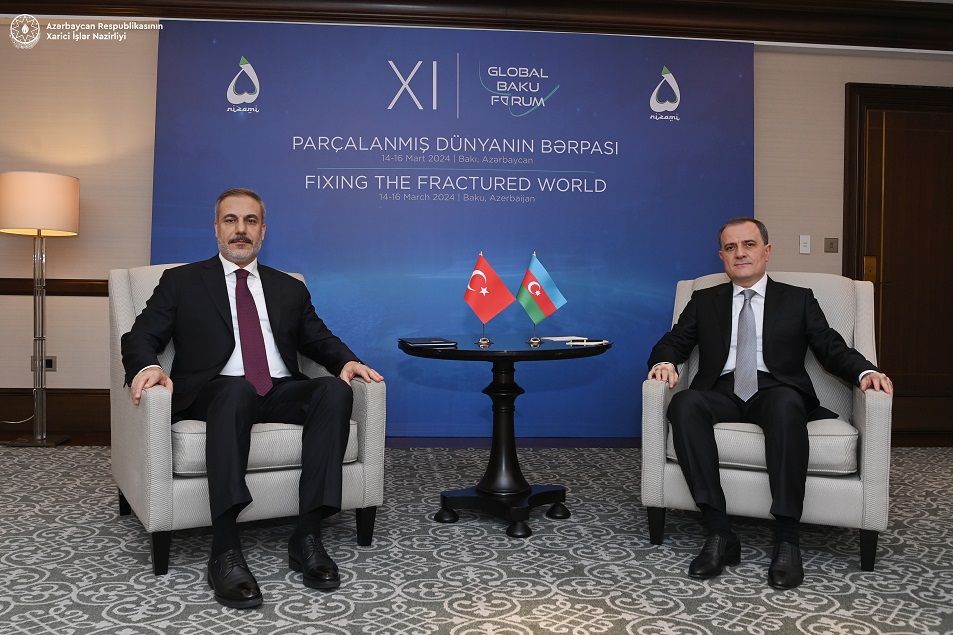 Ceyhun Bayramov Hakan Fidanla görüş keçirdi - FOTO