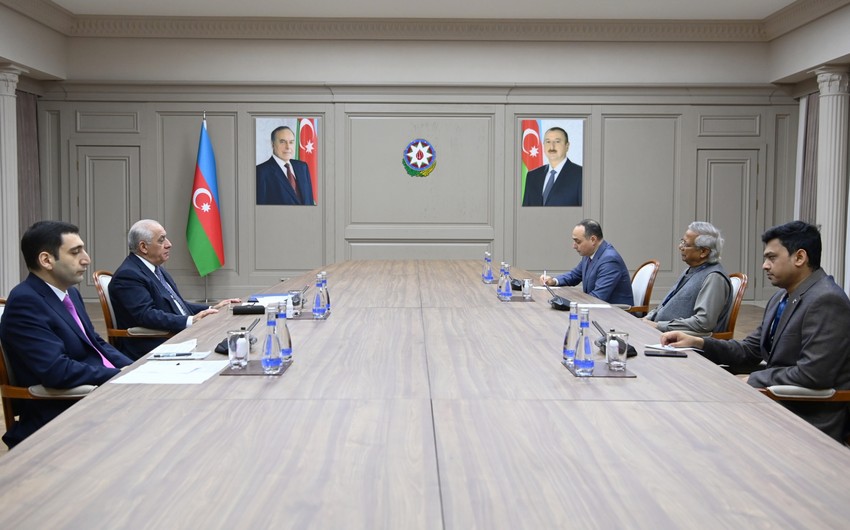 Əli Əsədov Məhəmməd Yunusla görüşdü