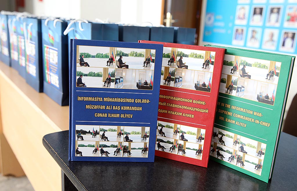 Həmkarlar İttifaqı yeni kitab çap etdi - FOTO