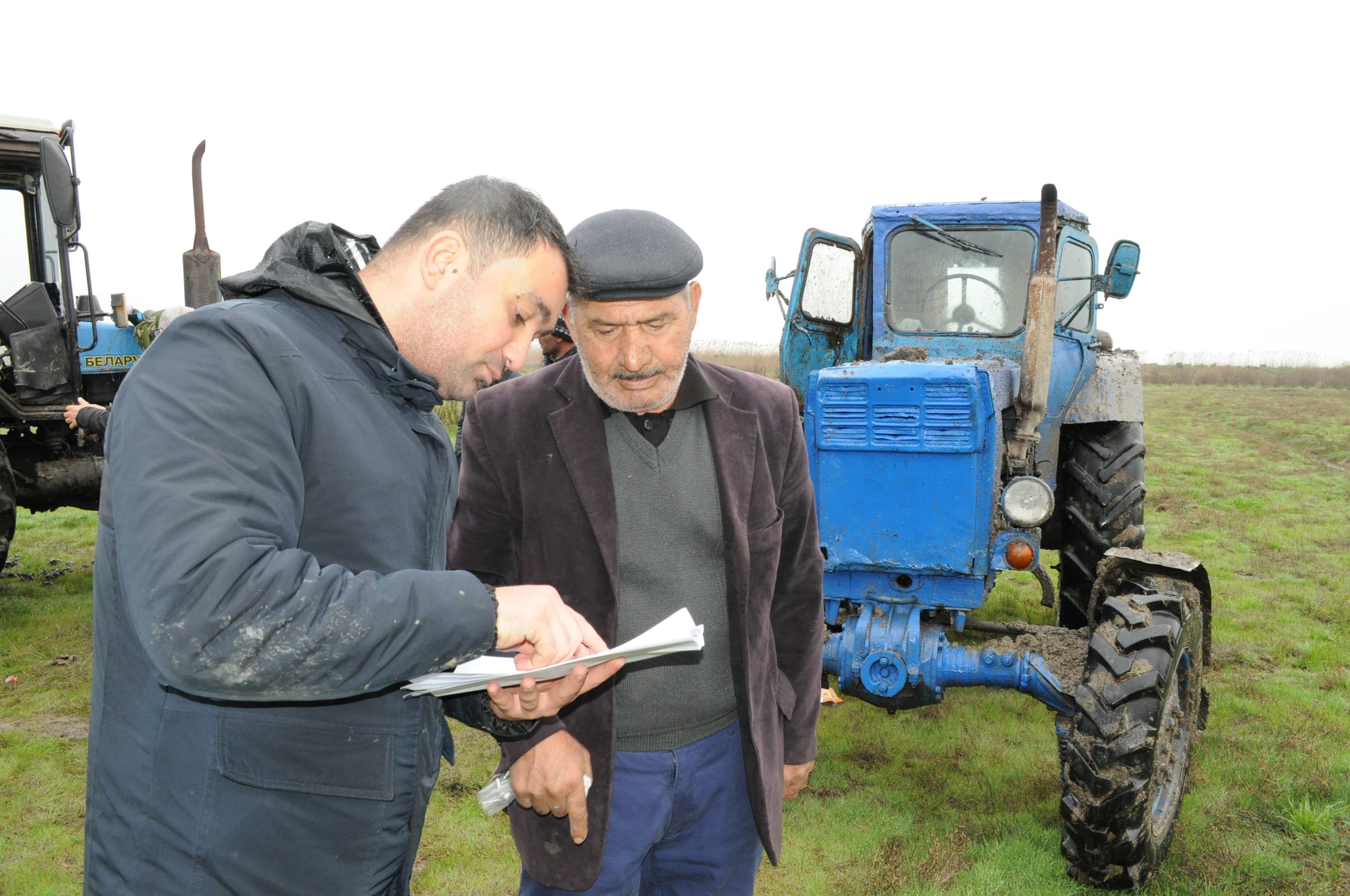 Neftçalada fermerlərə dəyən zərər dəyərləndirilir - FOTO