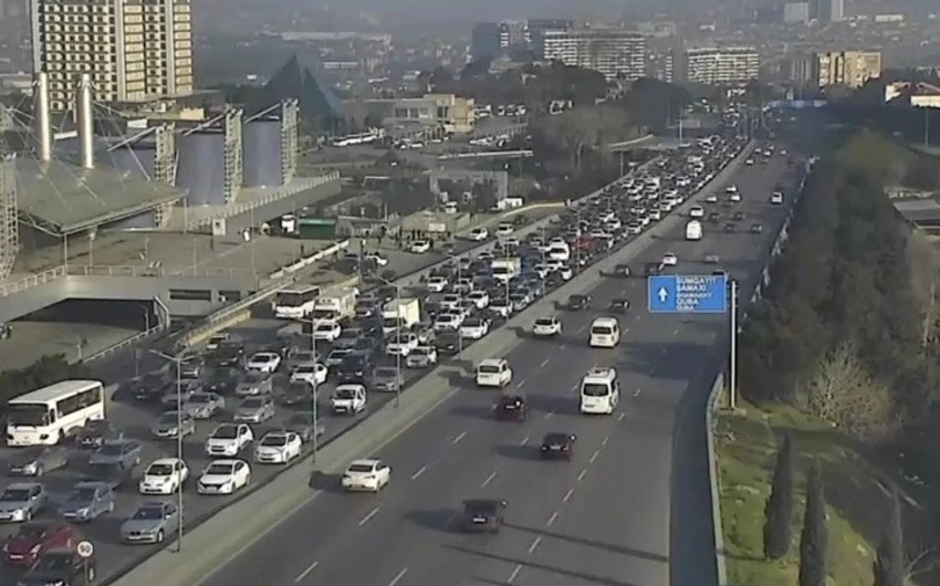 Hazırda tıxac olan yolların SİYAHISI 