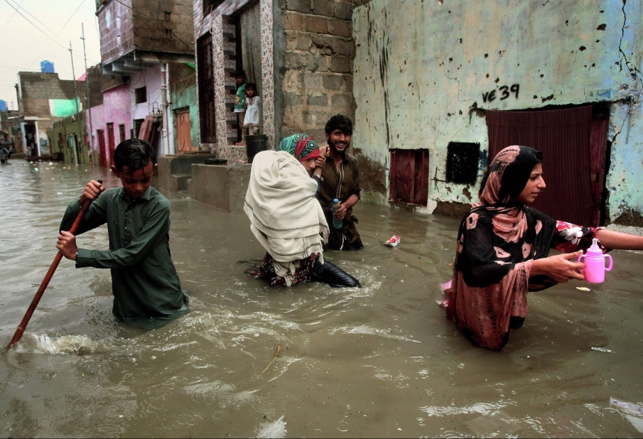 Pakistanda güclü yağışlar azı 10 nəfərin həyatına son qoydu