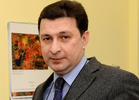 Rektor psixiatrların azlığından şikayətləndi