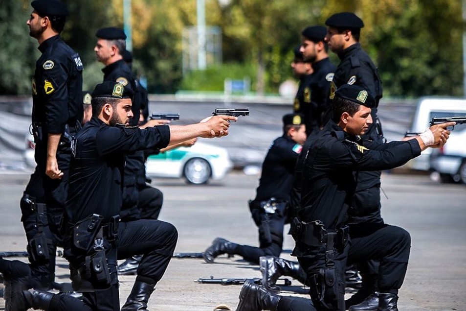 İranda polis məntəqələrinə hücum - 3 nəfər öldürüldü