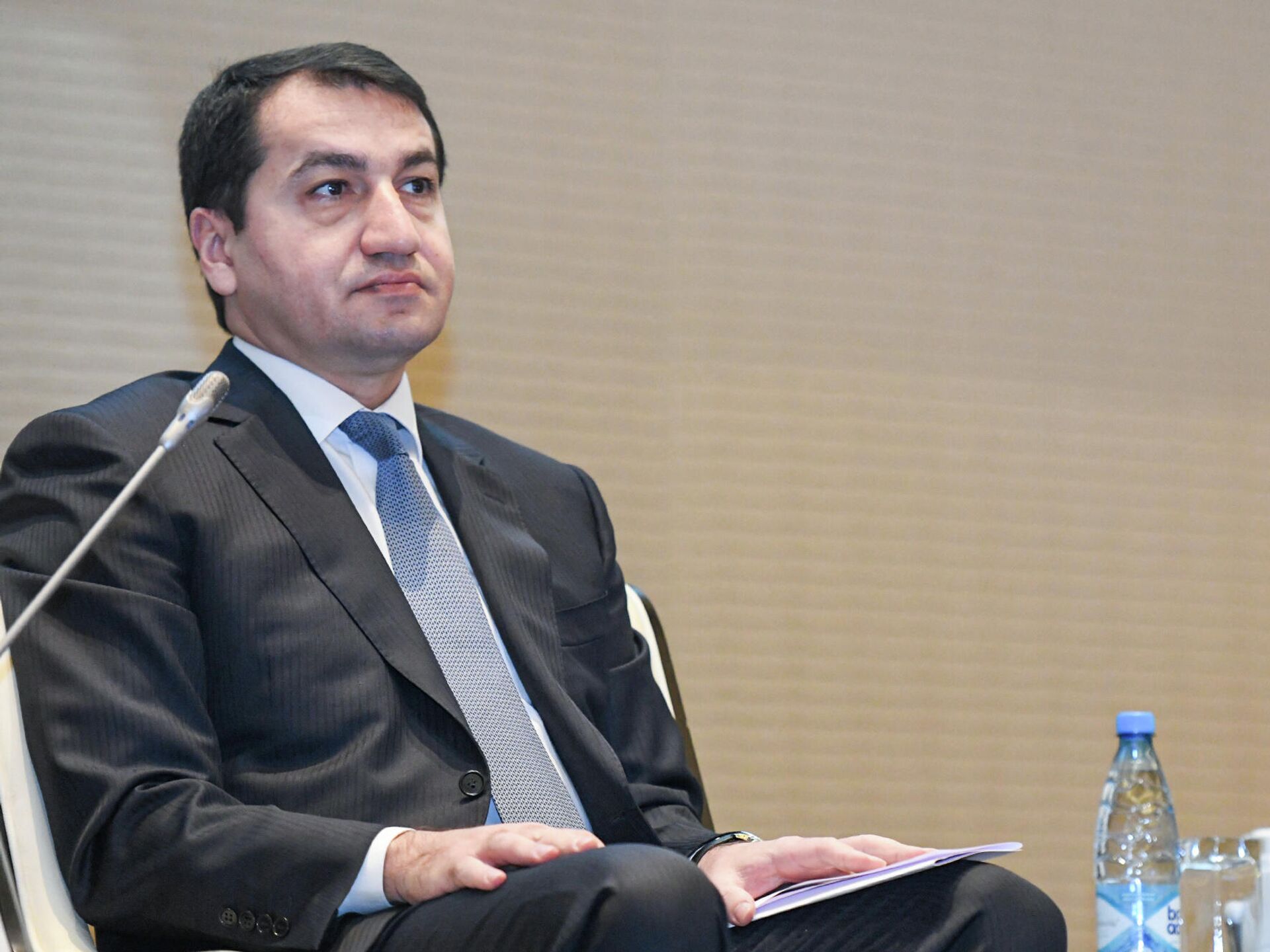 Ermənistan azad edilmiş ərazilərin hər qarışını minalarla çirkləndirib - Hikmət Hacıyev