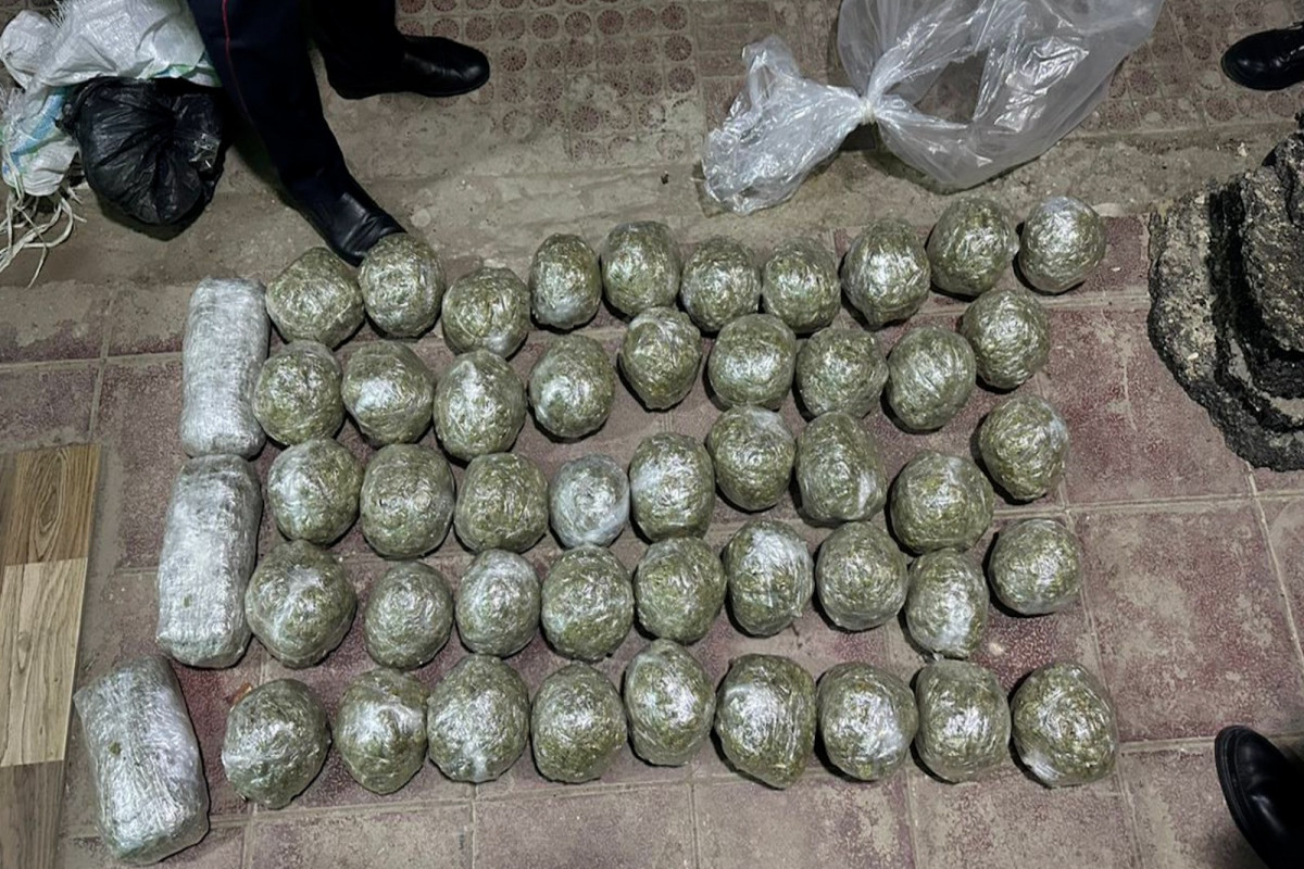 Bakıda saxlanılan narkokuryerdən 18 kq narkotik aşkarlandı - VİDEO