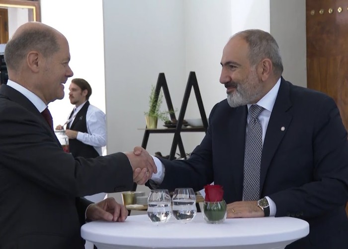Paşinyan Şoltsla sülh prosesini müzakirə etdi