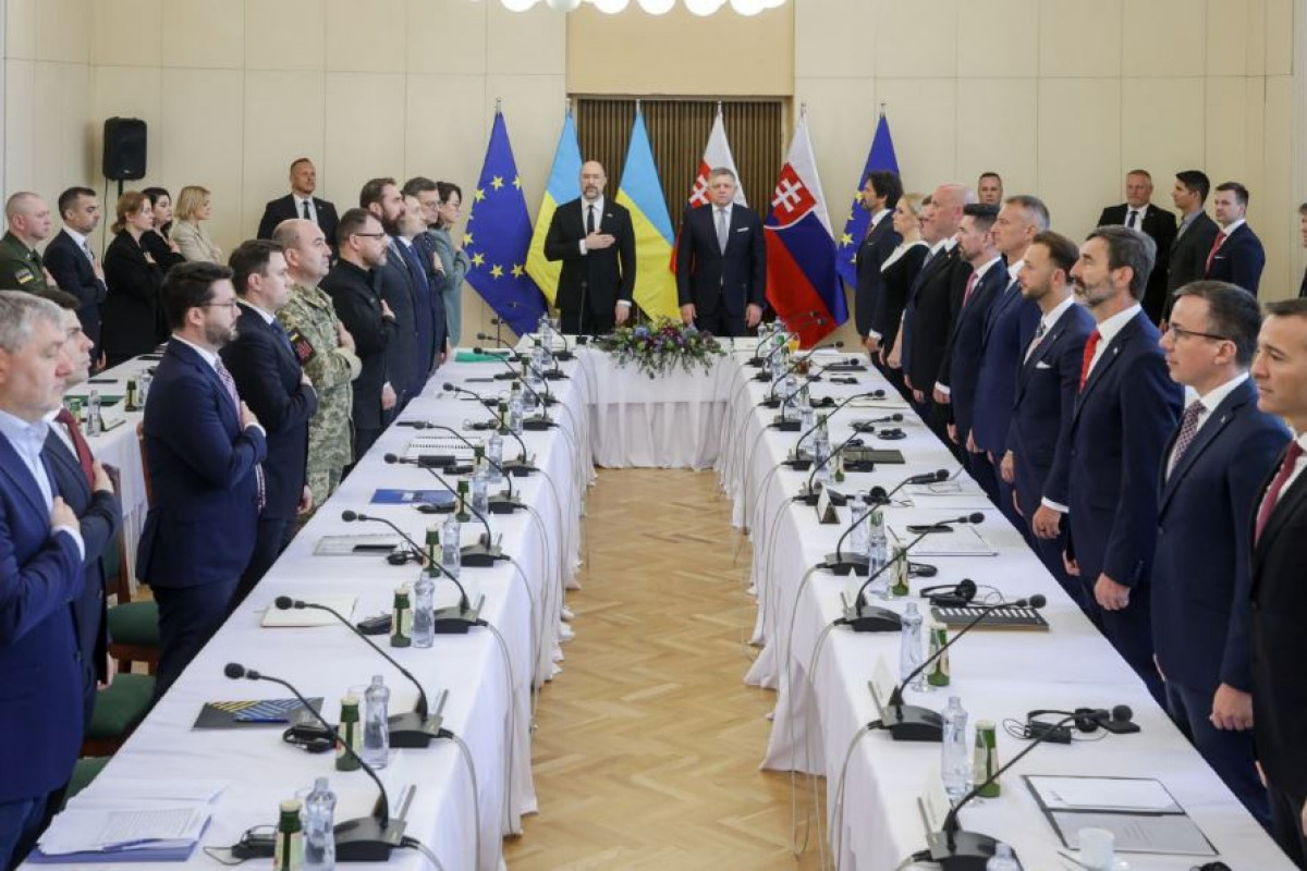 Ukrayna Baş naziri Slovakiyada səfərdədir