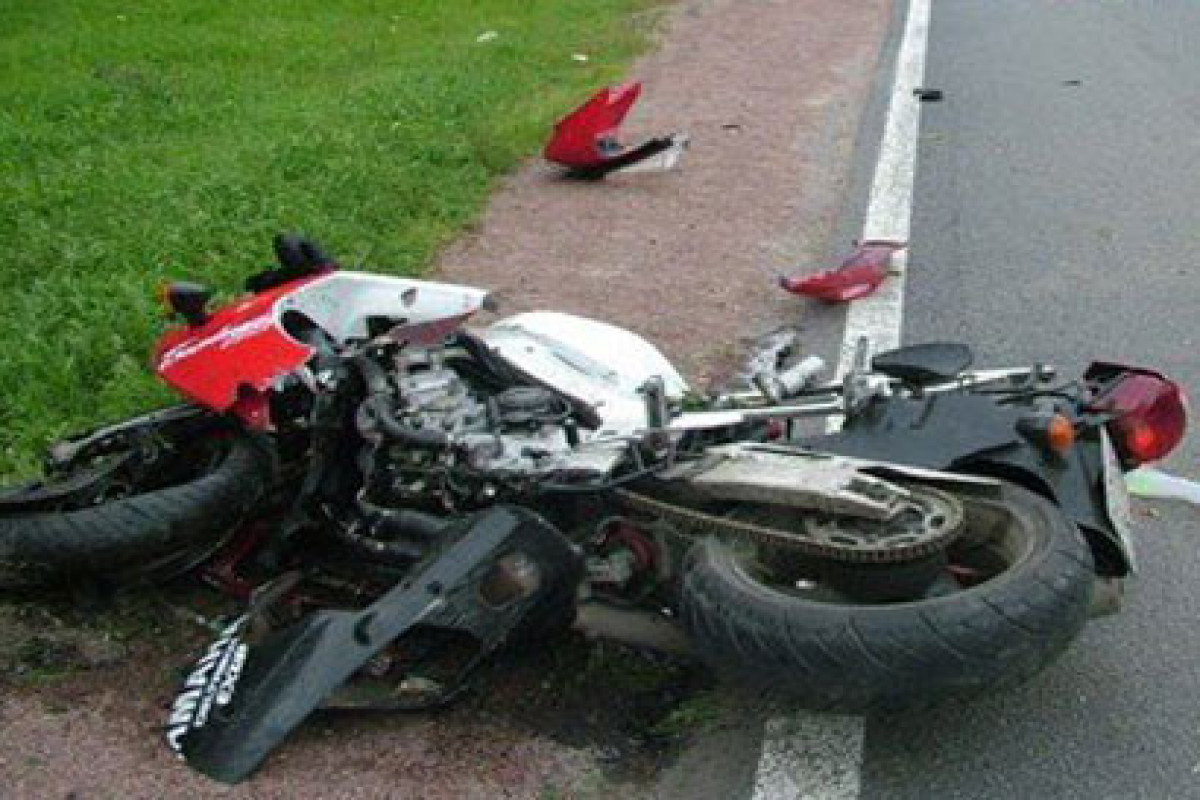 Motosiklet ağaca çırpıldı - Sürücü öldü