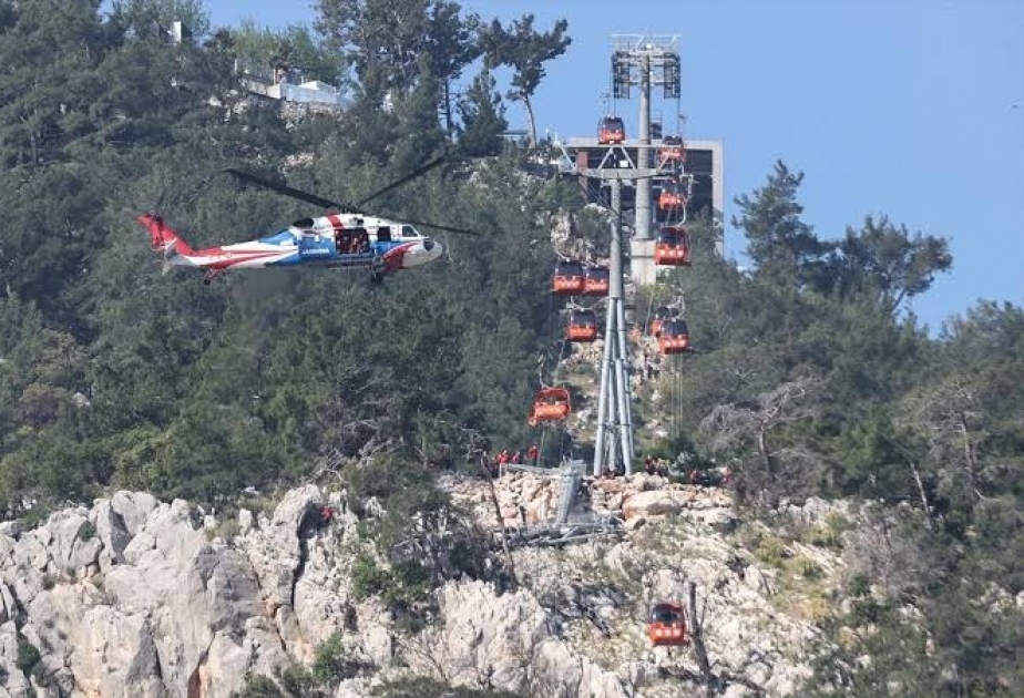 Antalyada kanat qəzası - Təxliyə başa çatdı