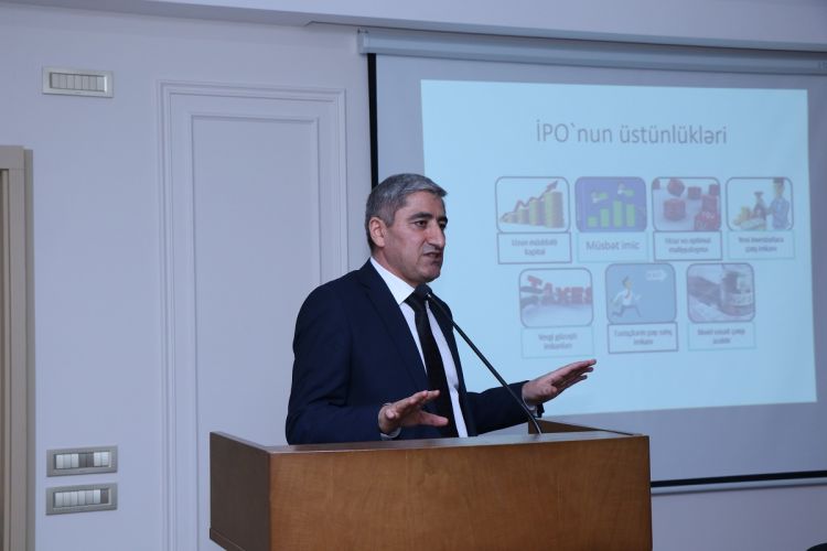 İqtisadçı ekspert tələbələrə master-klass keçdi - FOTO