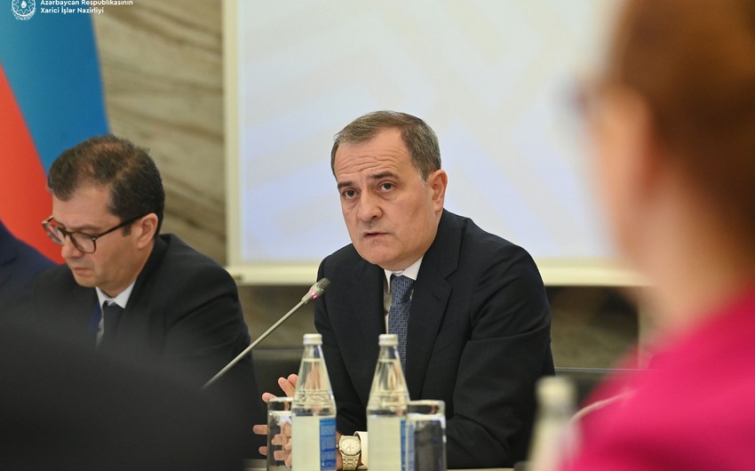 Ceyhun Bayramov UNESCO üzrə Milli Komissiyaların rəhbərləri ilə görüşdü