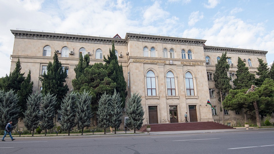 Nazirlikdə kütləvi 