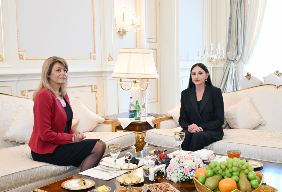 Mehriban Əliyeva Bolqarıstanın birinci xanımı ilə görüşüb