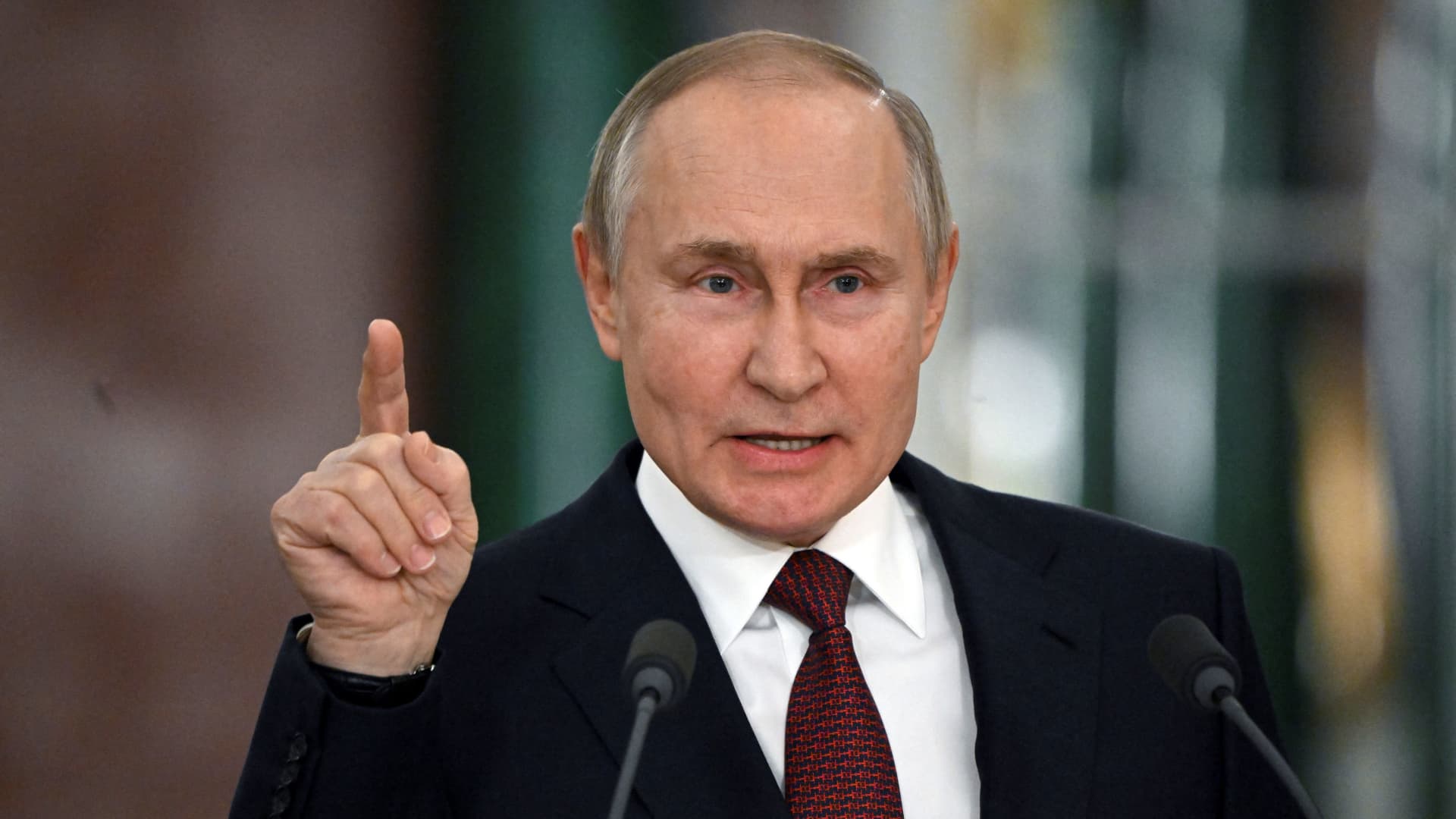 Putin Rusiyanın baş naziri postuna namizəd irəli sürdü