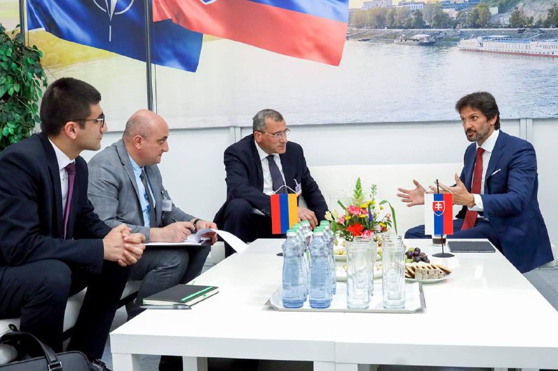 Ermənistanla Slovakiya arasında hərbi əməkdaşlıq MÜZAKİRƏLƏRİ