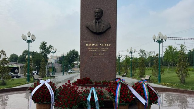 Özbəkistanda Heydər Əliyevin anadan olmasının 101 illiyi qeyd edilib - FOTO