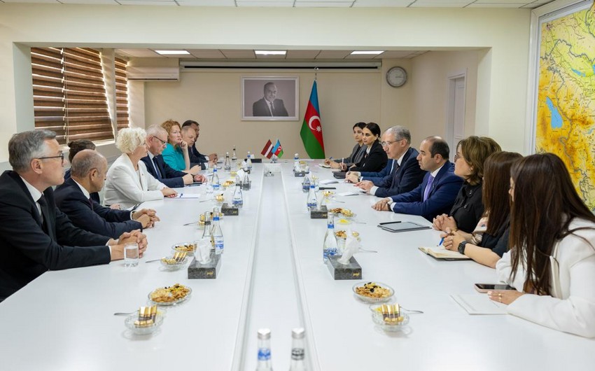 Muxtar Babayev Latviya Seyminin sədri ilə COP29-a hazırlığı müzakirə etdi