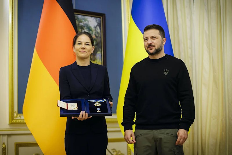 Zelenski Almaniya XİN başçısını təltif etdi