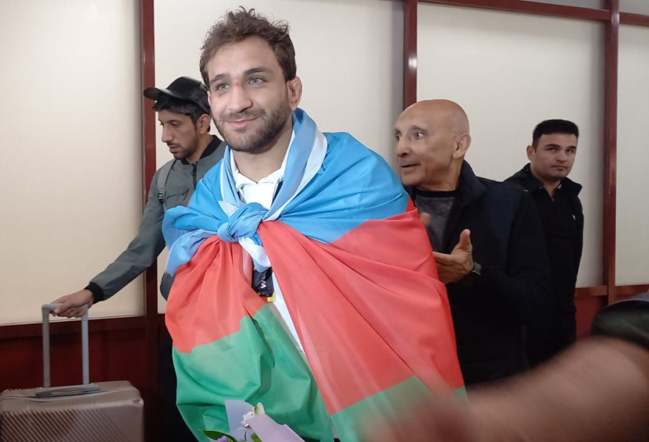 Hidayət Heydərov Vətənə döndü