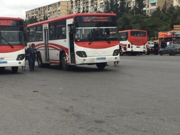 Bakıda qadın avtobusdan yıxılaraq ÖLDÜ