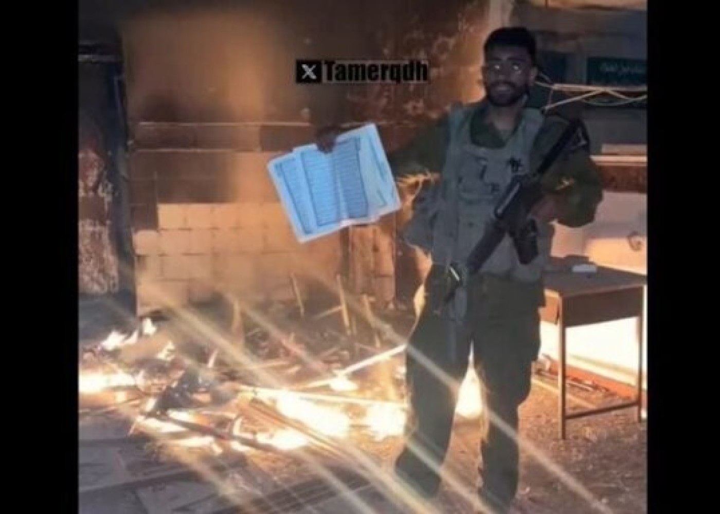İsrail əsgəri məsciddə \