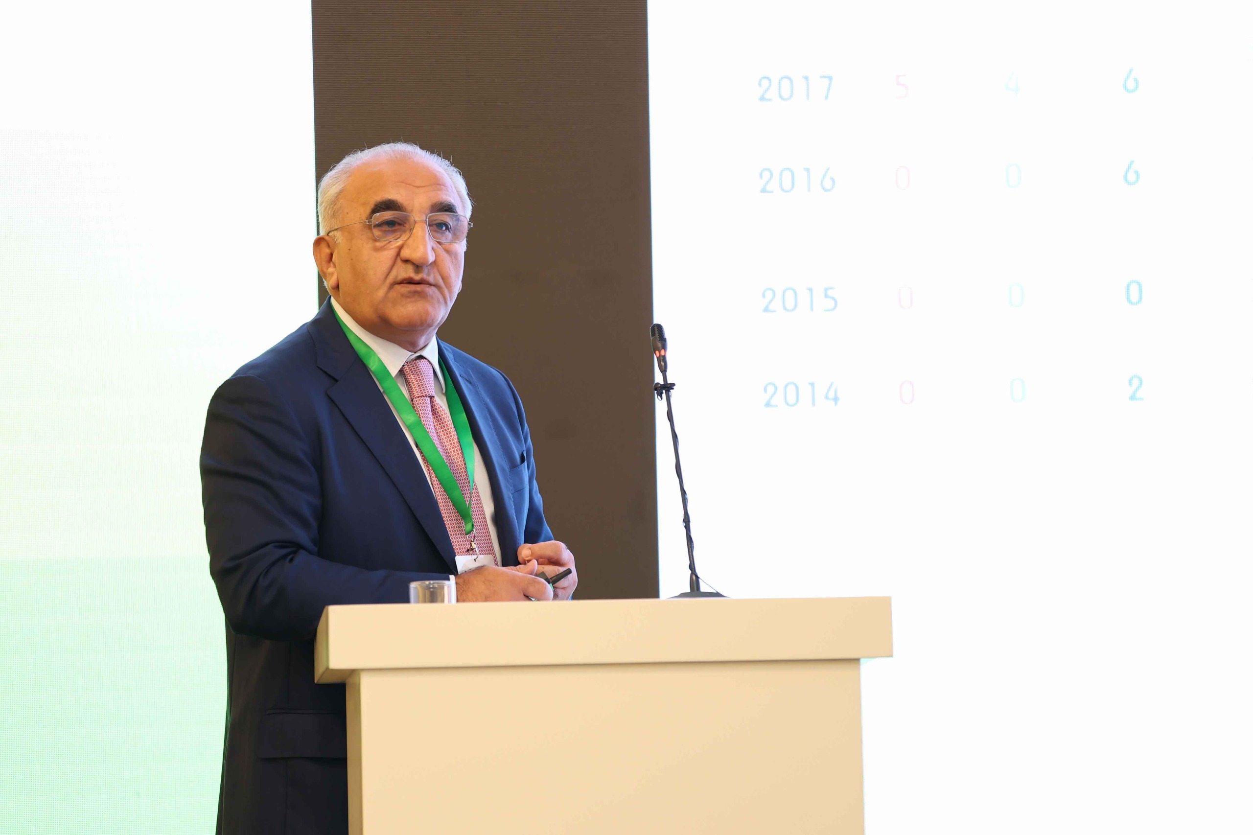 UNEC-in təşkilatçılığı ilə Elmi Konfrans keçirilib - FOTOLAR