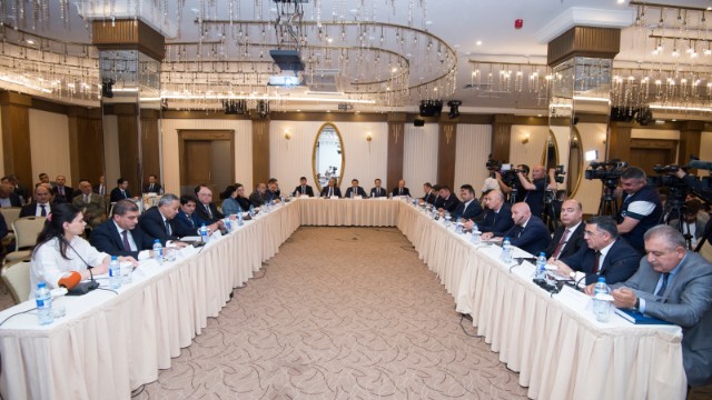 Su şəbəkəsinə qoşulma üzrə iqtisadi islahatların təqdimatı keçirildi - FOTOLAR