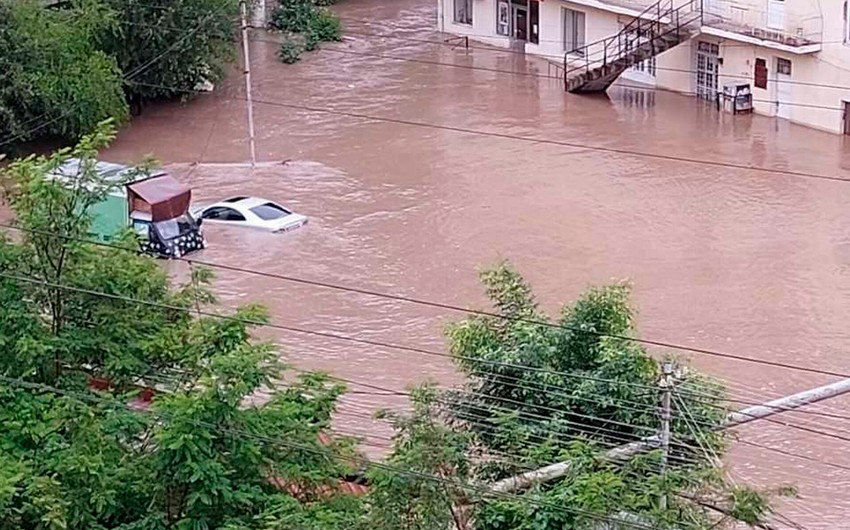 Ermənistanda şəhəri su basdı -  232 nəfər təxliyə edildi