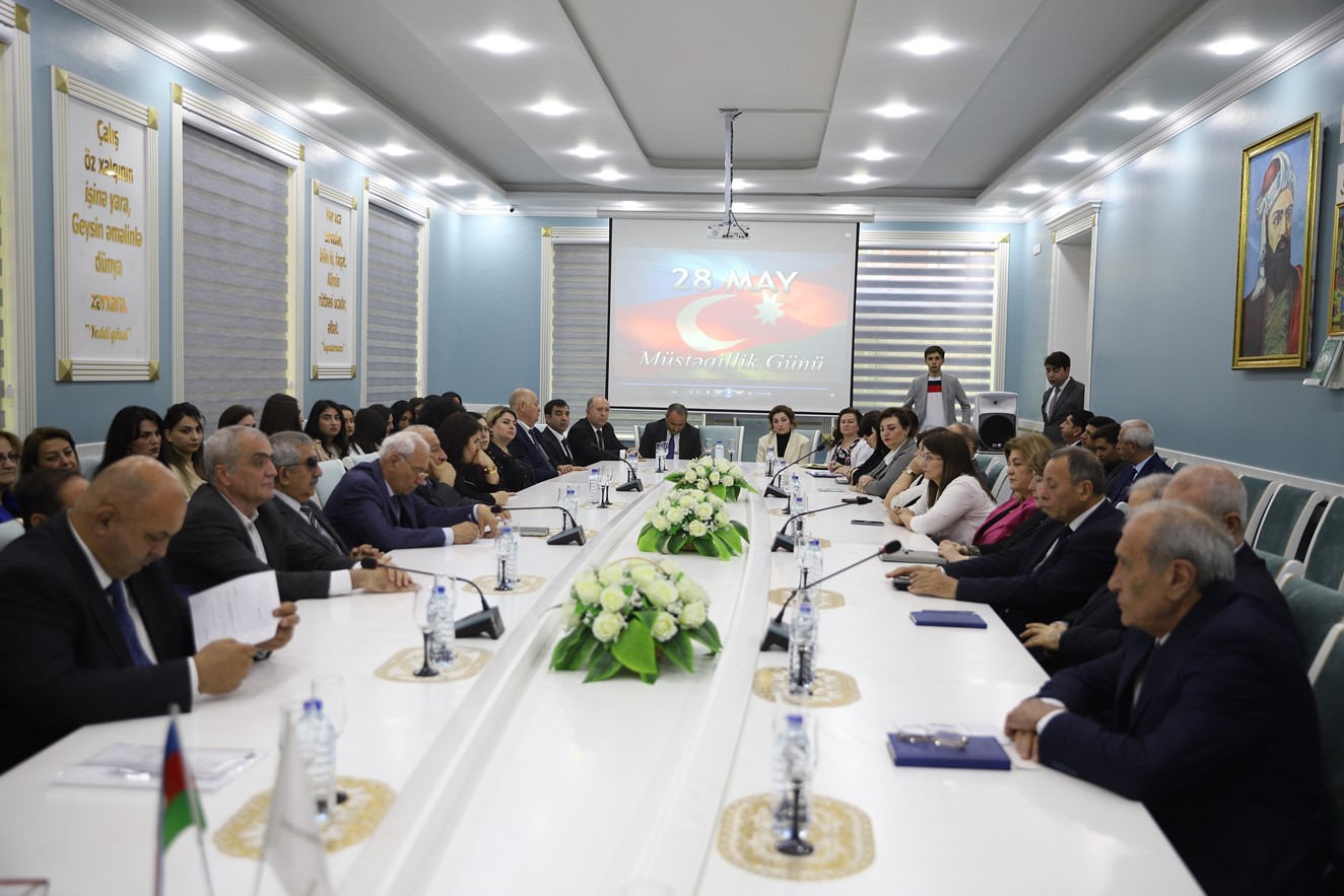 Gəncə Dövlət Universitetində “28 May – Müstəqillik günü” dəyirmi masa keçirilib