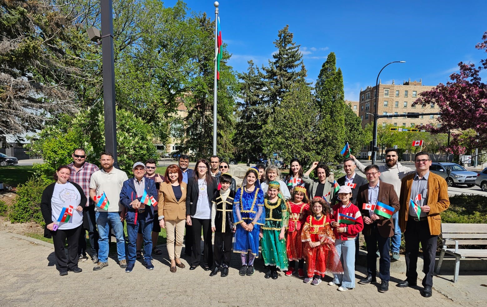 Kanadada Müstəqillik Günü Azərbaycan bayrağı qaldırıldı - FOTO