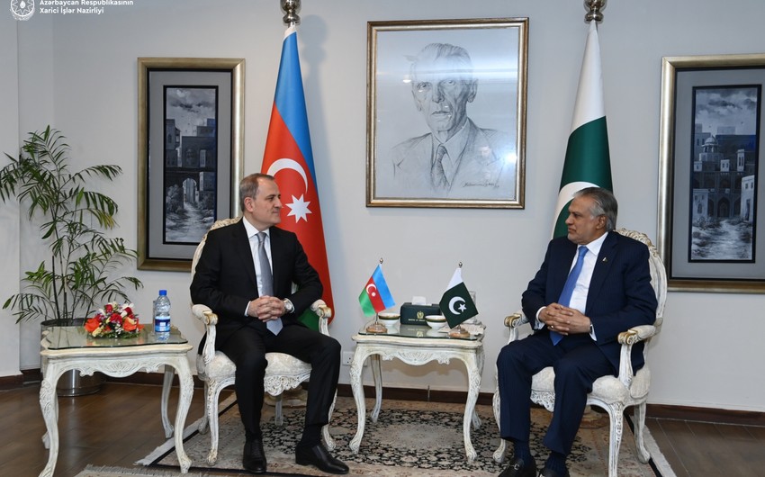 Azərbaycan və Pakistan XİN başçılarının təkbətək görüşü keçirilir
