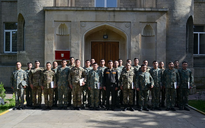 Kurs bitirən zabitlərə sertifikatlar təqdim edildi