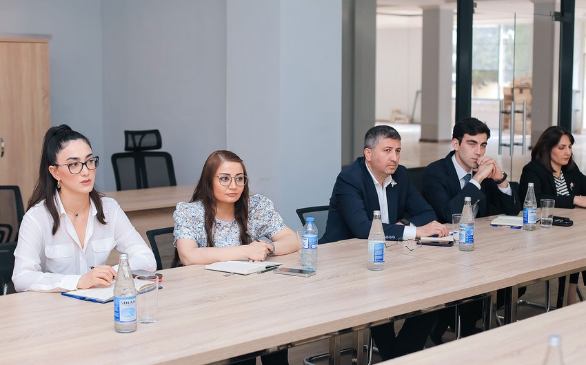 İctimai Şuranın yeni tərkibdə ilk iclası