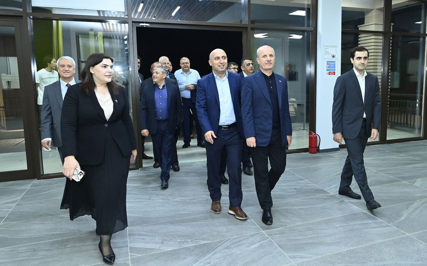  Türk dünyasının nümayəndə heyətləri Şuşa məktəbində