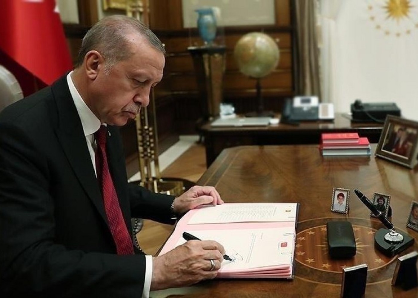 Ərdoğan Azərbaycanla bağlı iki sənədi təsdiqlədi