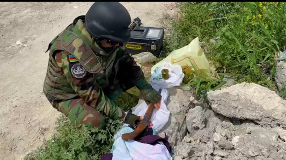 Binəqədidə sursat aşkarlandı - FOTO