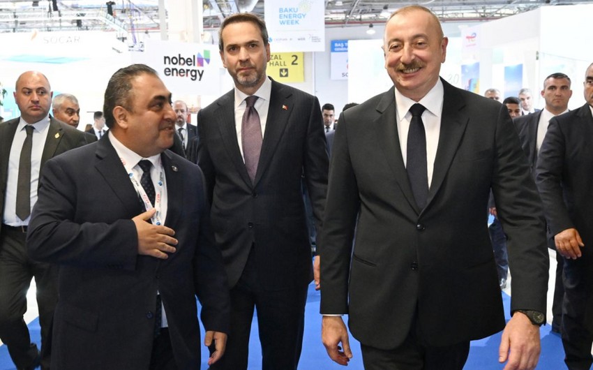 Prezidentə “Caspian Energy” jurnalı təqdim edildi 