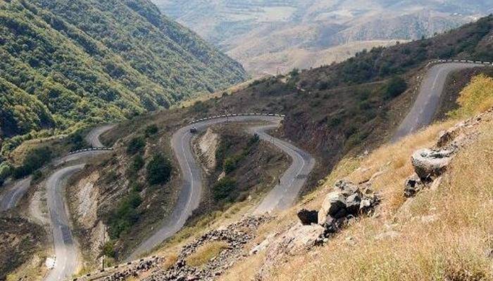 Prezident Məhəmməd Moxberlə Zəngilanı Naxçıvanla birləşdirəcək yoldan DANIŞDI